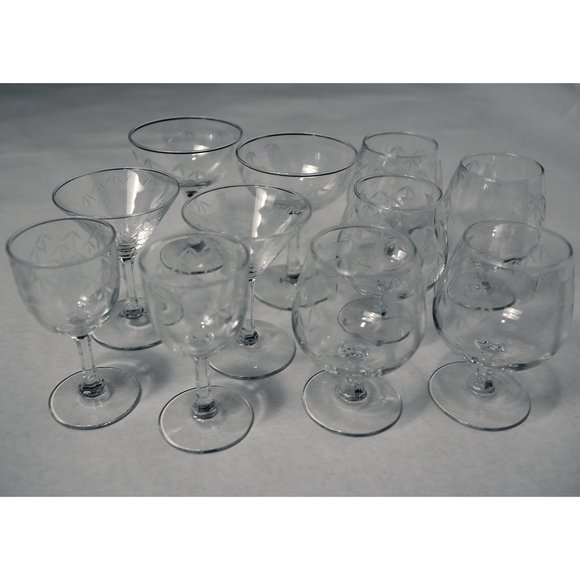 Mid Century Sasaki Bamboo Glasses - Set of 11 - Etched Bamboo Chinoiserie - Picture 2 of 9